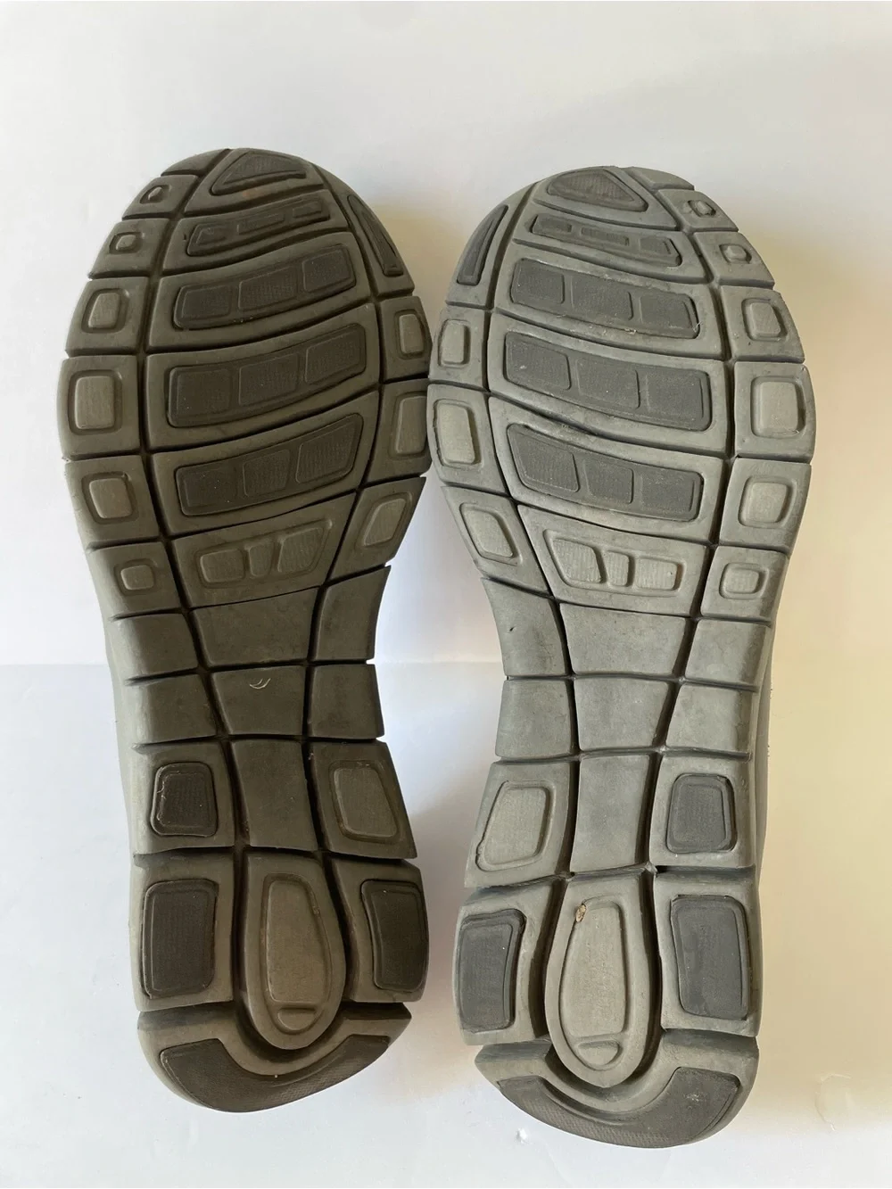Hytest Men’s Slip On Comfortable Work Safety Shoes Black Suede Size 10.5 M